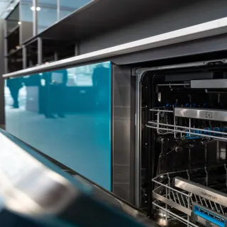 Side protections for dishwasher.