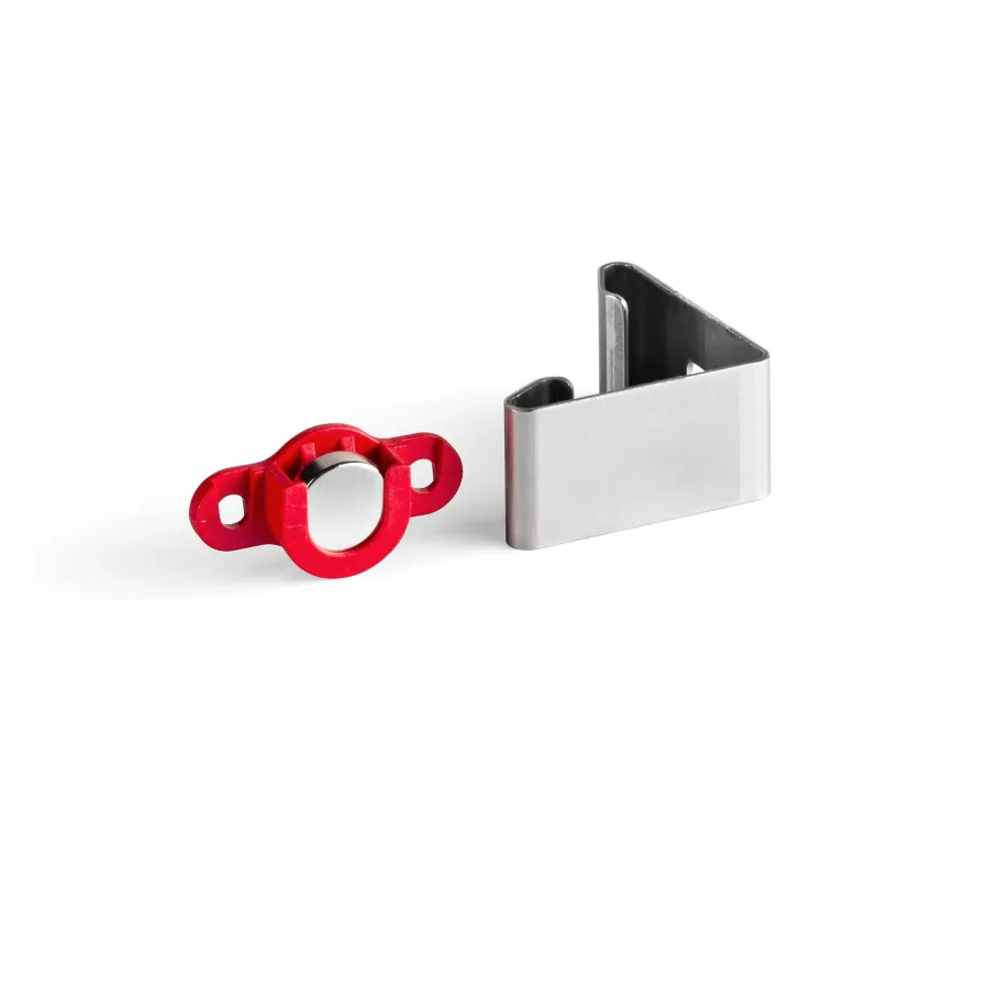 CF.GZR60-03 - Gancio zoccolo in ferro per piedini con piastrina magnetica con fori per zoccolo in legno