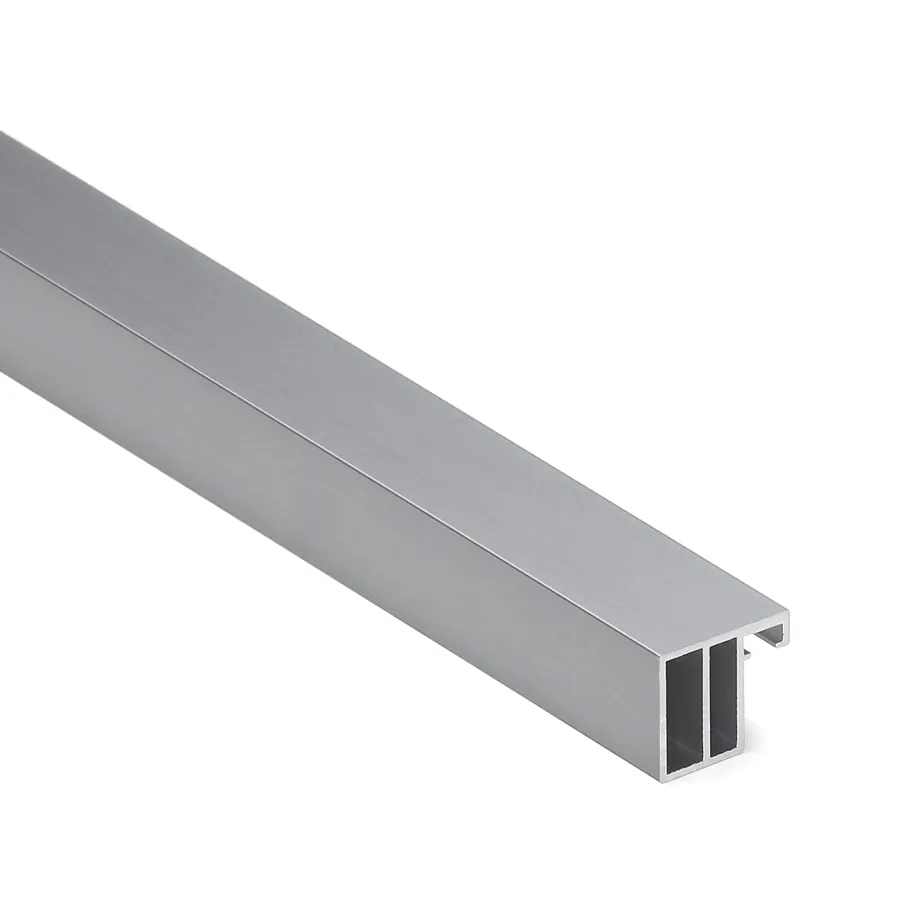 R6608 - Side profile.